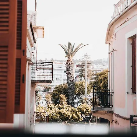 Mazi - Pied A Terre Nyaraló *