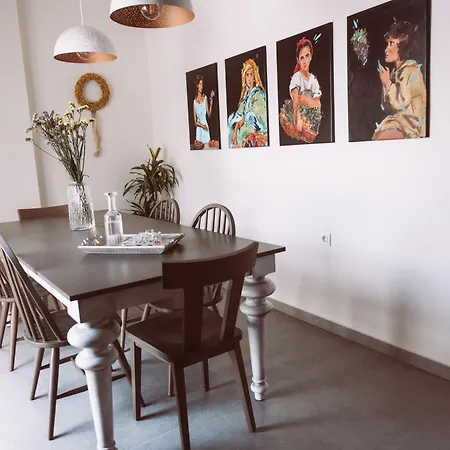 Mazi - Pied A Terre Nyaraló *